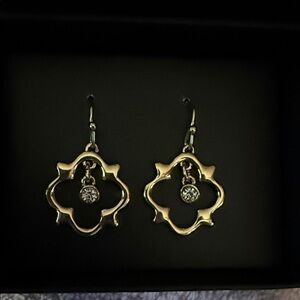 Elegant Gold Earrings with Crystal Accents